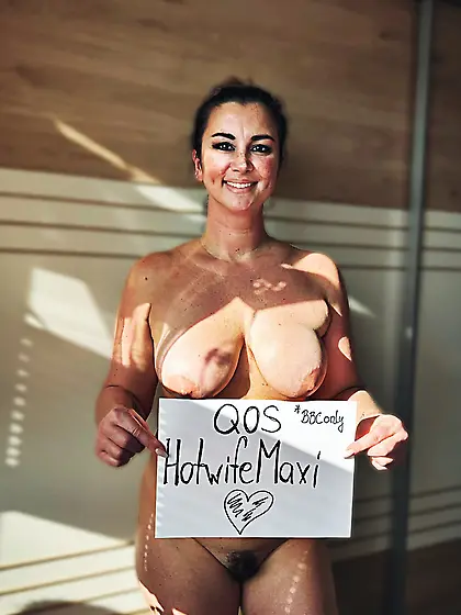 Me,  myself,  I - HotwifeMaxi