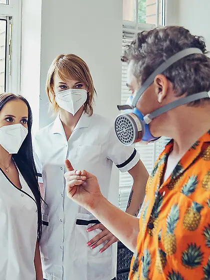 Hot nurses Jennifer Mendez and Ariela Donovan get a nice dose of