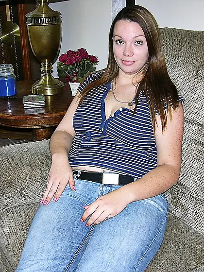 Big Breasted Amateur Chubby Babe Models Nude