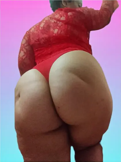 Naughty mature kitty