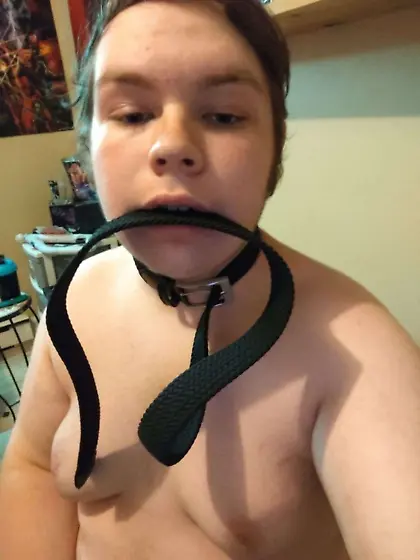 Fag Charlie (19) exposed