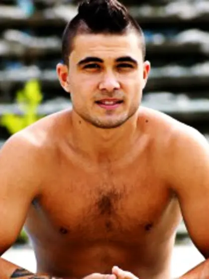 Brunette gang anel perform