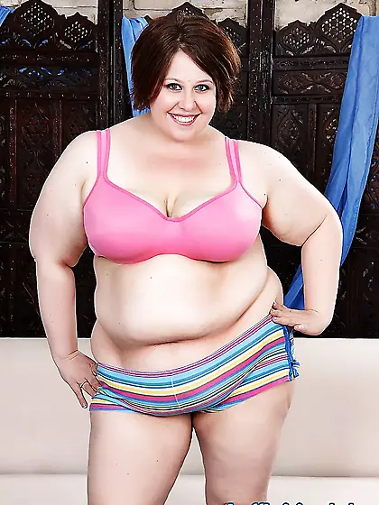 Fat Woman Khloe Kanyon (posing & fucking)
