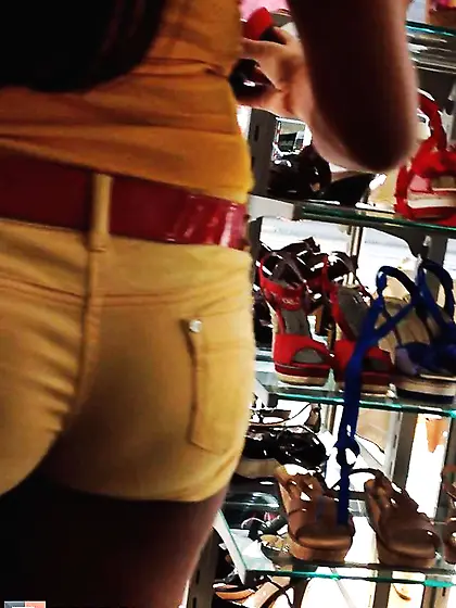 Yellow phat rump donk