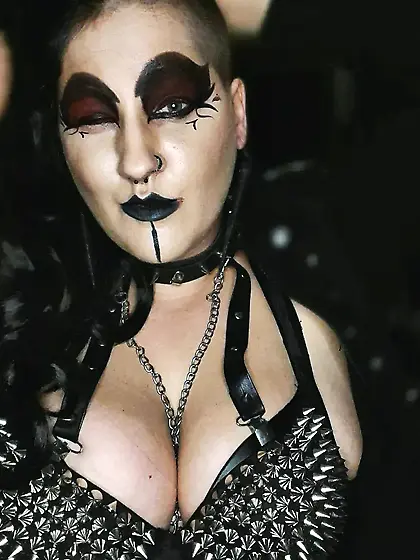 Sexy Gothic Queen