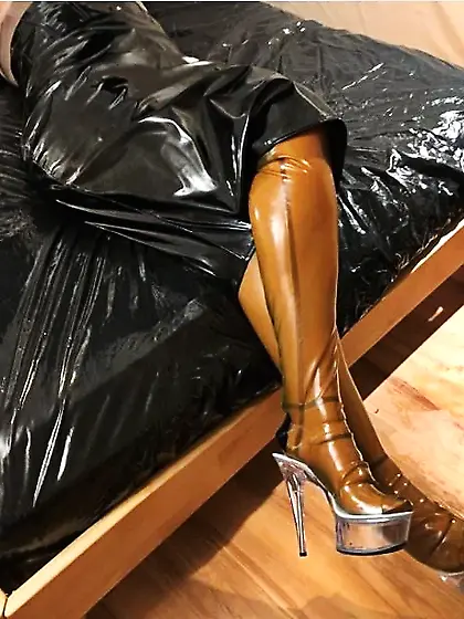 Latex,  Heels and Dildo Blowjob
