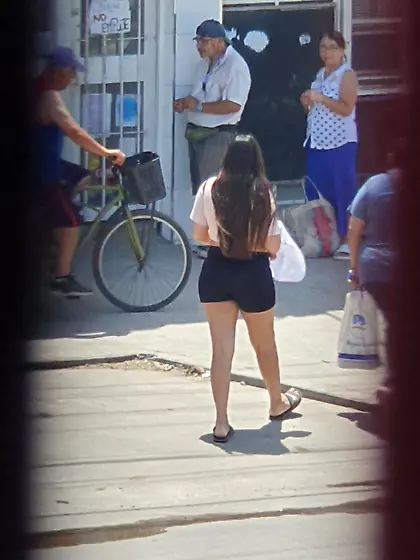 Espiando chicas en la calle