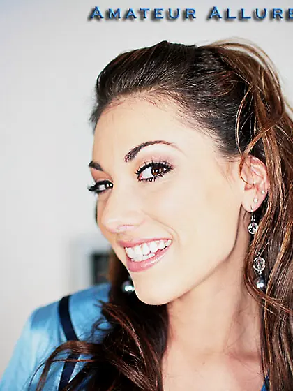 Lustful Darby Allure teases with her nude charms then blows guy?