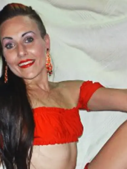 Brunette miah perform anal