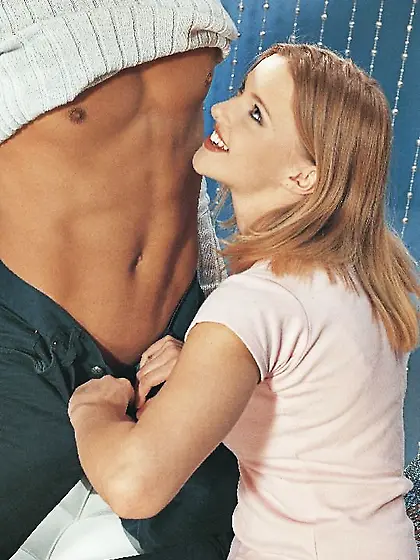 Guy drills pussy of Hannah Harper and fills her asshole with tin