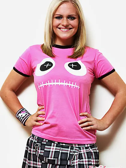 Gorgeous hottie peels pink