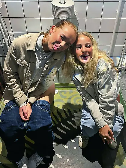 Toilet hotties