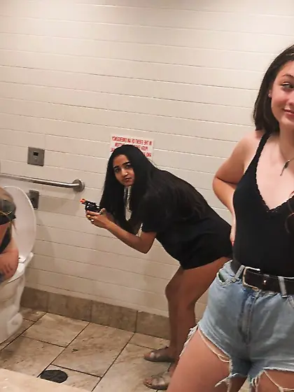 Pissing girls