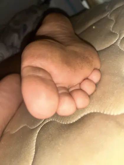 Sleep cousin(20) told me feel free to use her feet