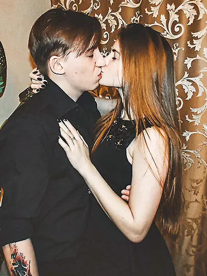 White young couple evaandfry