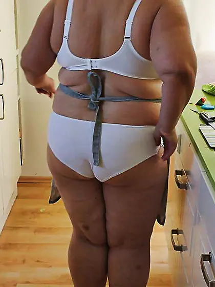 Giant german wifey