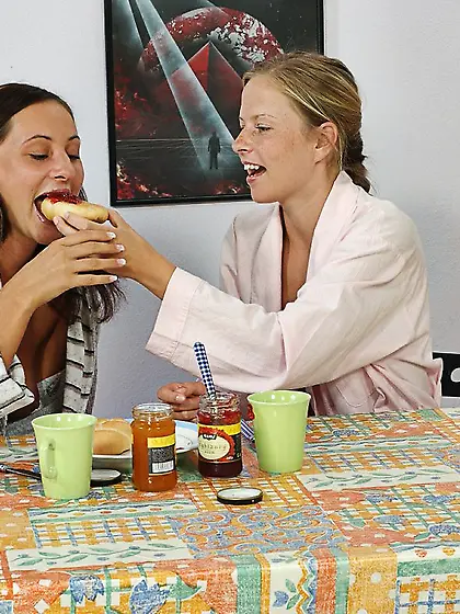 Andrea Sapphic and Maria take off their dressing gowns and play