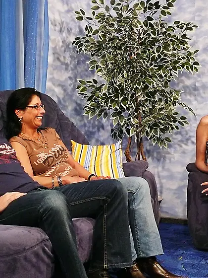 Mature couple fucking brunette