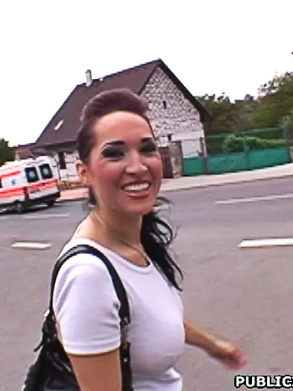 There is lotta space in the restroom to boff.