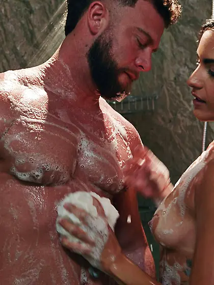 Gorgeous nuru masseuse Isa Bella makes her bearded client cum