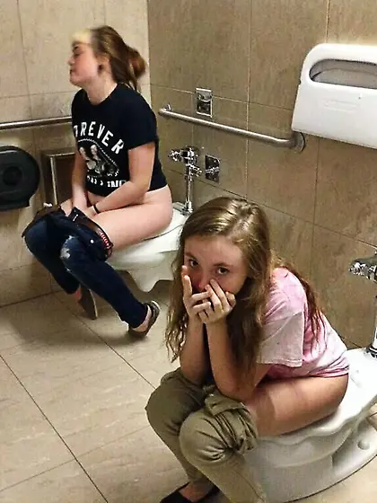 Pissing girls