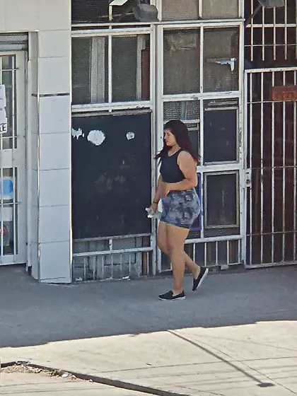 Espiando chicas en la calle