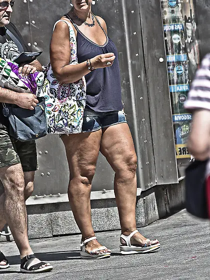 Puta madura,  vestida de puta Slutwear