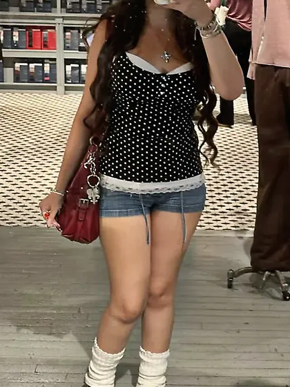 Legs for stroking the tip until it erupts