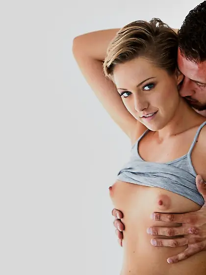 American pretty short hair blonde teen