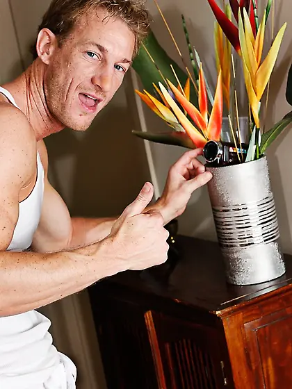 The MILF gives us her seductive smile to show off her toned bod