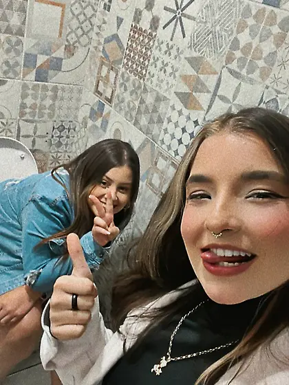 Pissing girls