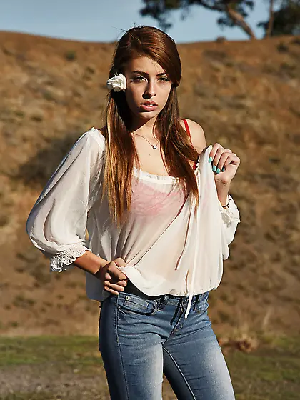 Brunette cutie tight jeans