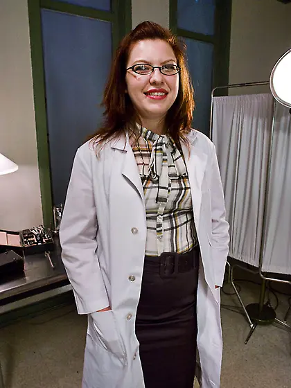 Puppy girl calico pissing