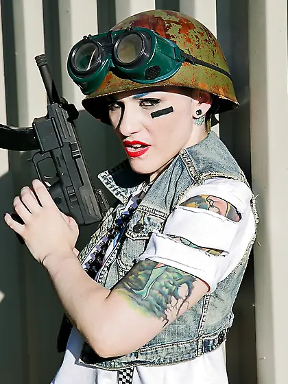 Emo brunette blowjob