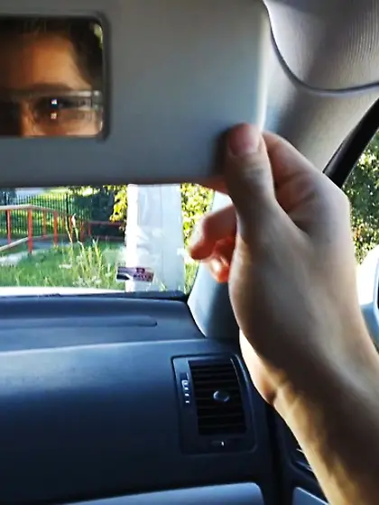 European brunette bitch spreads