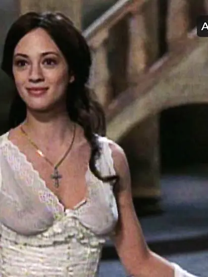 Asia Argento - "The Phantom of the Opera" (199