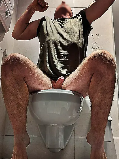 Andy Gymnast toilet rest stop lust 28