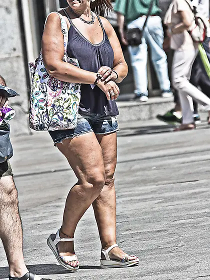 Puta madura,  vestida de puta Slutwear