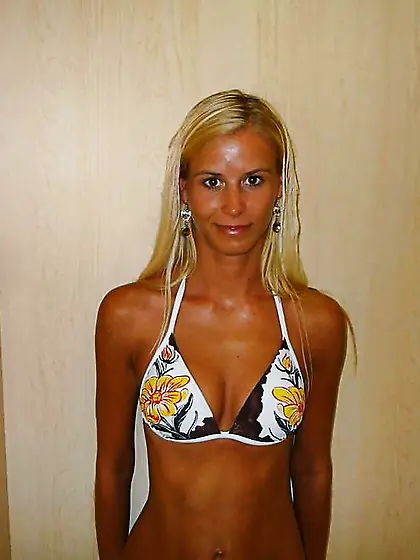 Steaming Blondie Fledgling Bi-Atch...  !!!