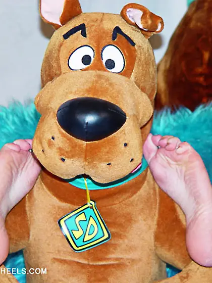 Chastity - Feet,  Scooby and feather