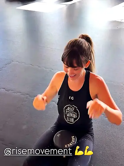 Alison Brie working out