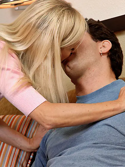 Skinny chick poses naked in front of boyfriend and has hairy cun