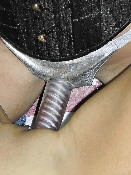 Lily pulverizes huge-chested lesbian Lavender