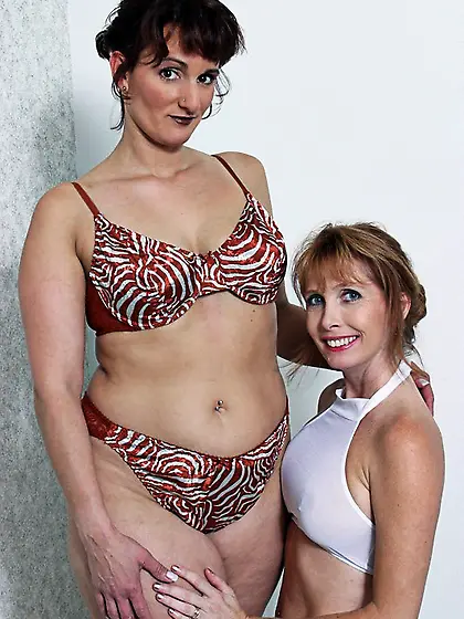 Cougar Sex Toys Reba from United States