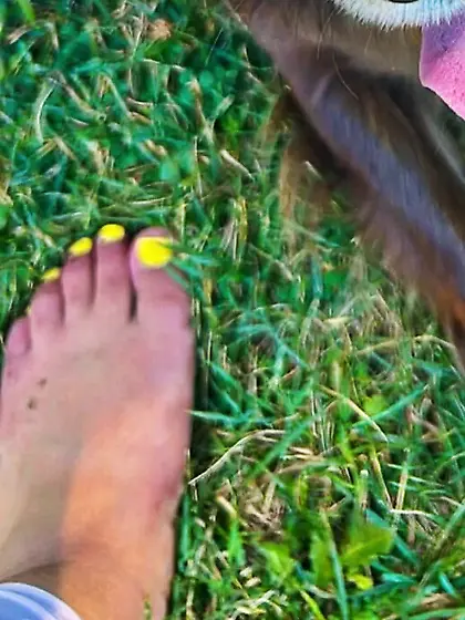 Ariana Clavette feet