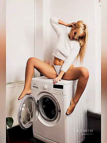 Petite teen cameltoe