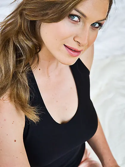 Excitingly hot and sexy chick Alena Chayness is showing her hot