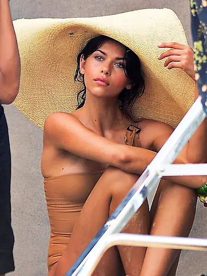 Georgia Fowler & Victoria Lee Sexy