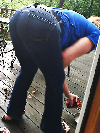 Mom caught in ideal pose!