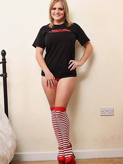 Foxy babe teases white